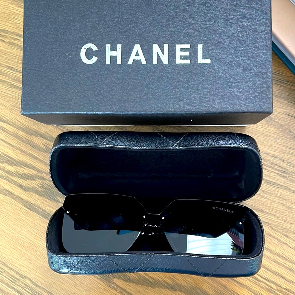 CV sunglasses never worn